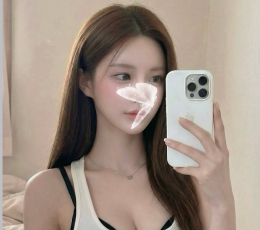 新到19岁身材好的亚裔女生，本人照片